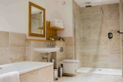 Kingsmills-Hotel-Accom-Luxury-Room-Bathroom