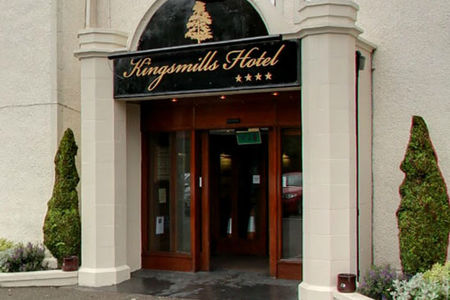 The entrance at Kingsmills Hotel