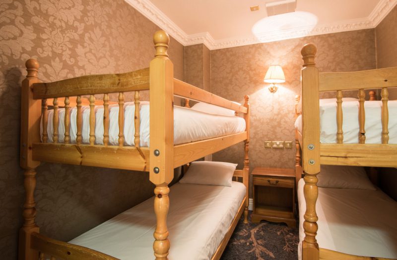 Bunk beds in a Family Room at Kingsmills Hotel