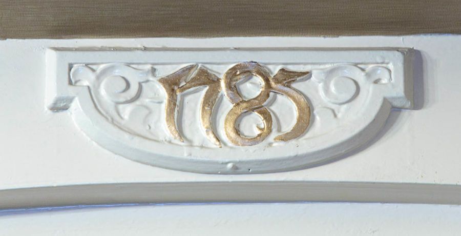 A motif saying 1785 in Kingsmills Hotel