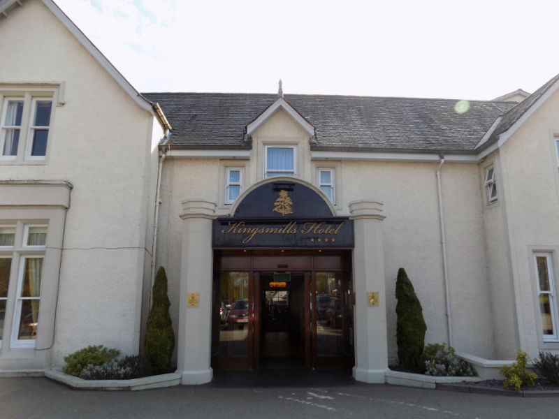 Entrance to the Kingsmills Hotel
