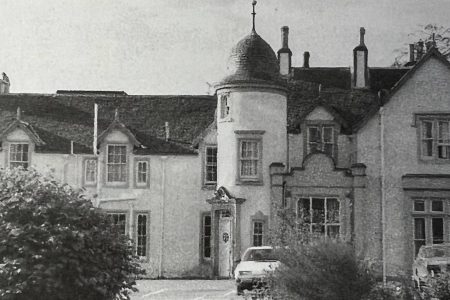 Image of The Kingsmills Hotel from 1982 taken from a historic hotel brochure