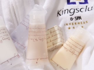 1533640423Kingsclubrobe 1533640423Kingsclubrobe