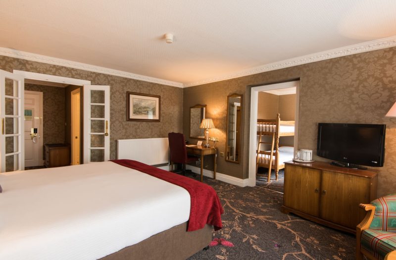 1533640519Classicfamily3