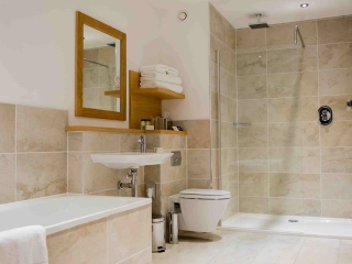 Kingsmills-Hotel-Accom-Luxury-Room-Bathroom