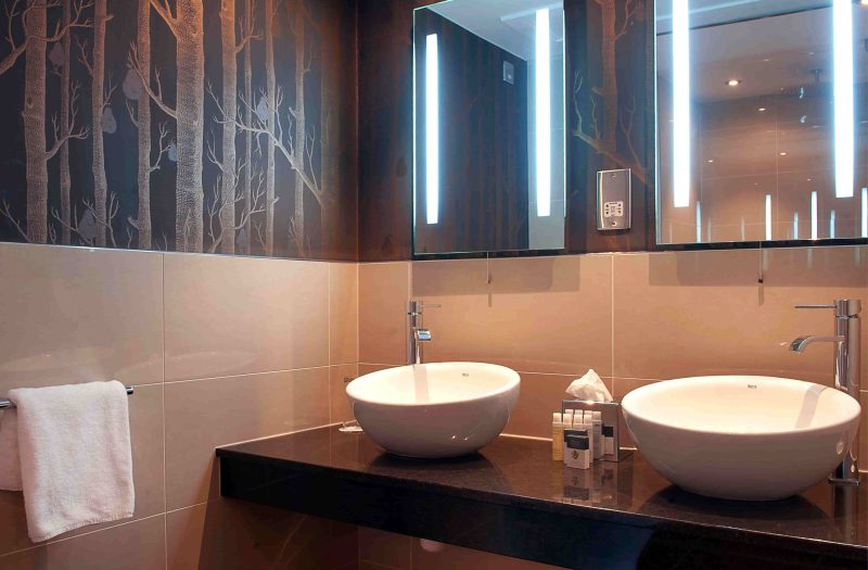 Garden Room bathroom at Kingsmills Hotel