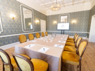 Conference in the Macleod Room at the Kingsmills Conference in the Macleod Room at the Kingsmills