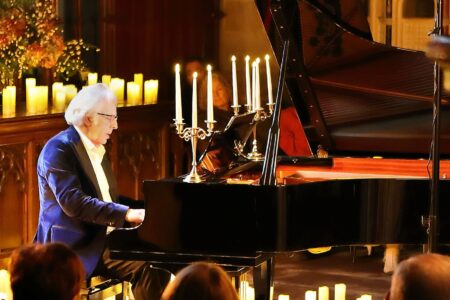 Frank McNamara plays a Candlelight Concert at the Kingsmills hotel